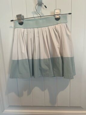 Athleta Girl Pleated Two-Tone Tennis Skort  in Light Mint and White 8-10